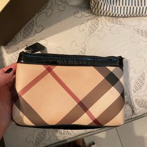 BURBERRY ACCESSORY BAG